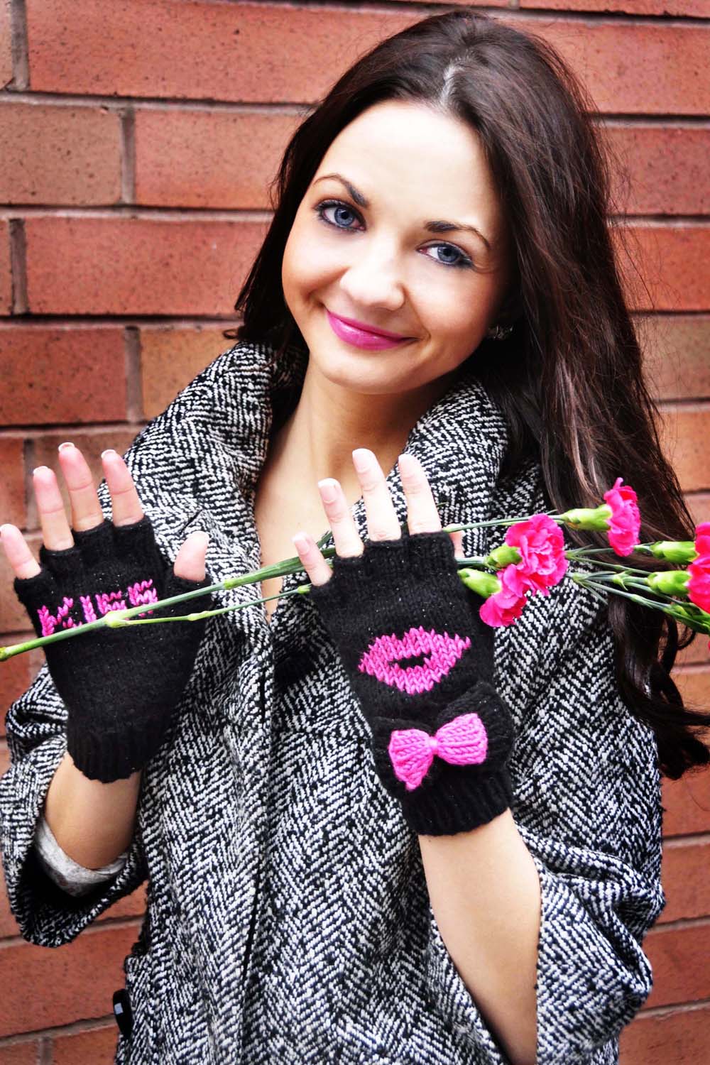 “Be My Valentine” Fingerless Gloves