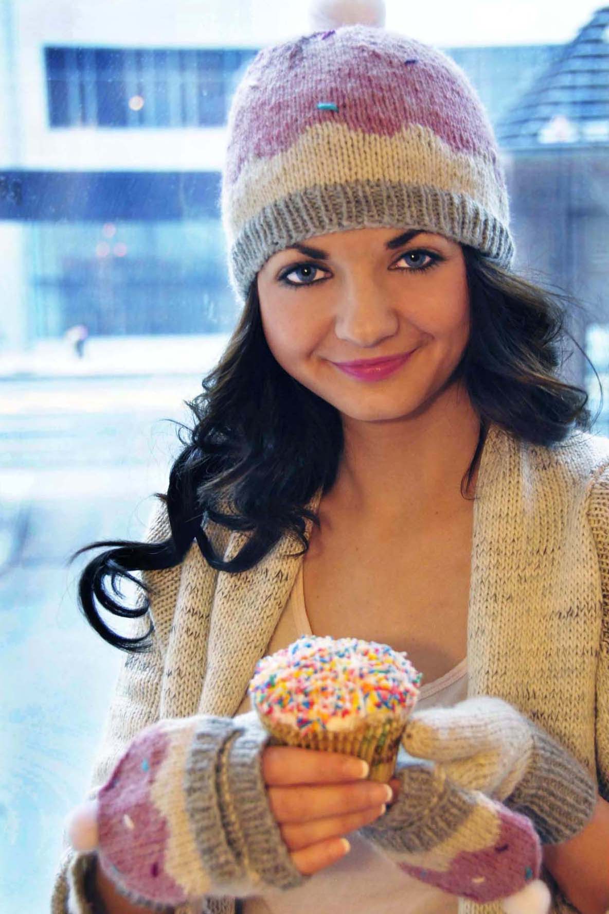 “Sweeter than a Cupcake” Hat and Fingerless Glove Set
