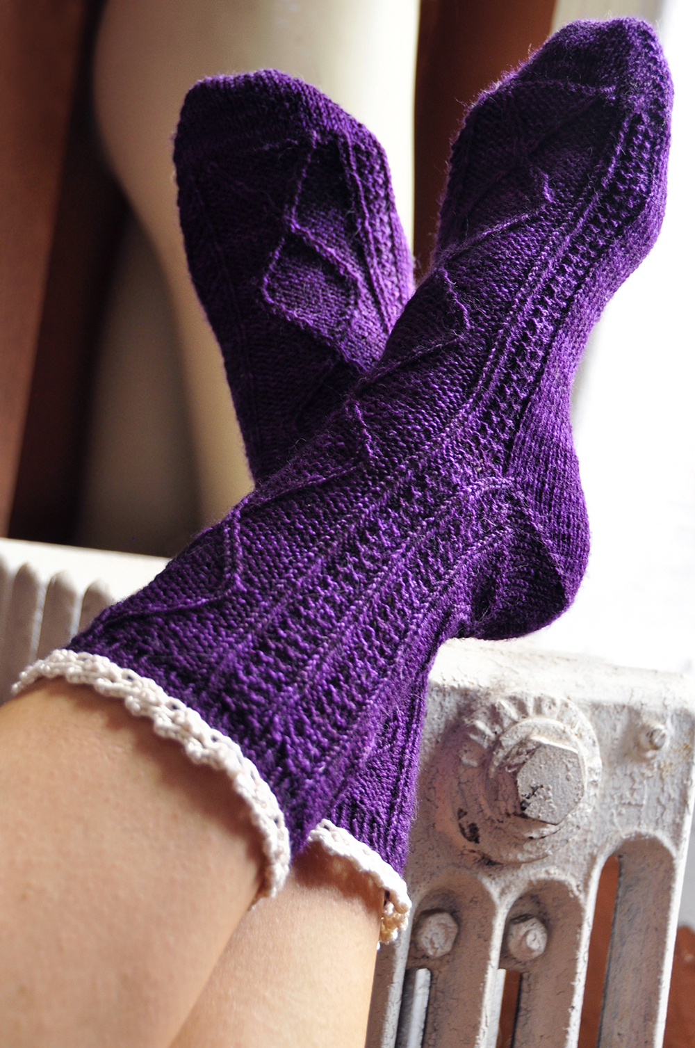 “Diamond in the Ruffle” Cable Knit Socks
